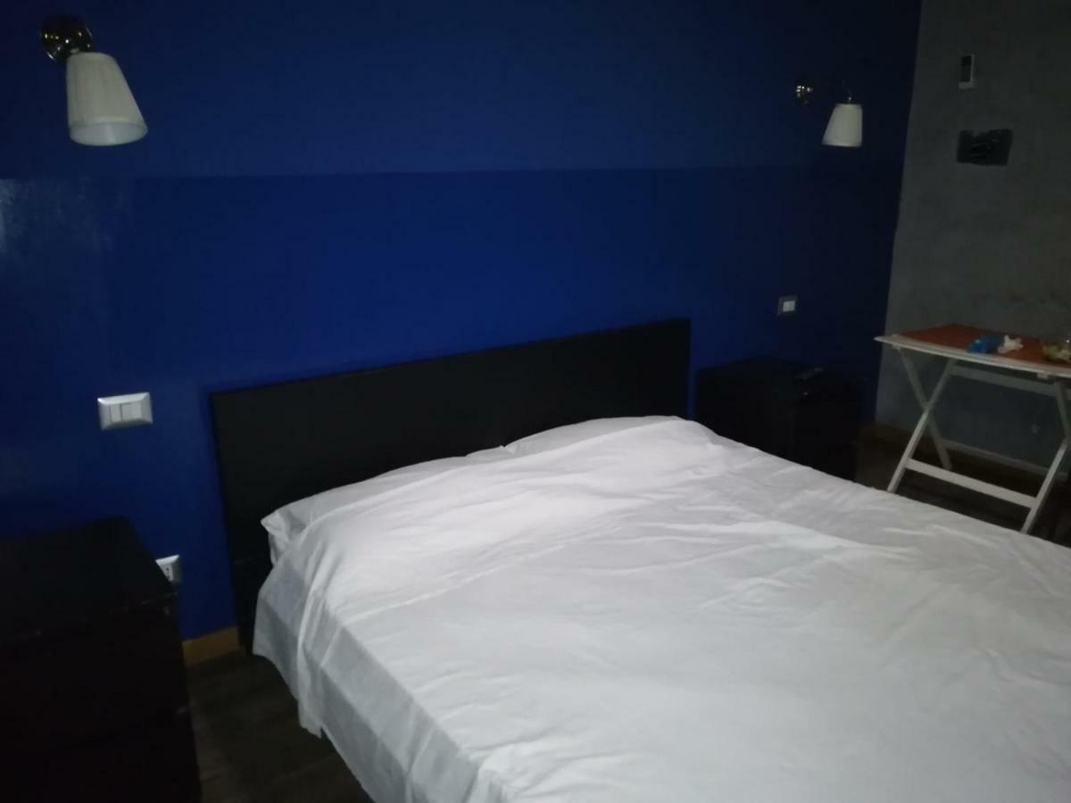 Arthur Hostel Roma Esterno foto